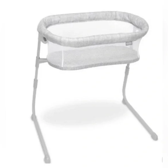 HALO BassiNest Flex portable bassinet. - Picture 1 of 3